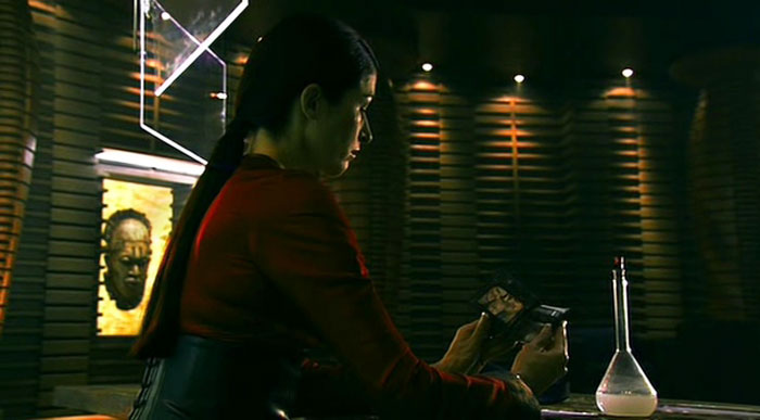 Charlie Jade S1E11 "Thicker Than Water"