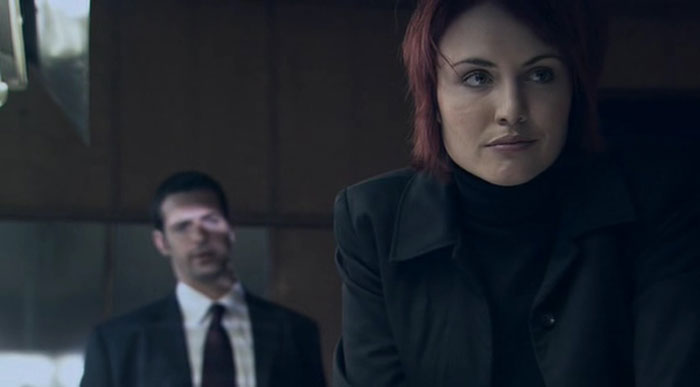 Charlie Jade S1E12 "Choosing Sides"